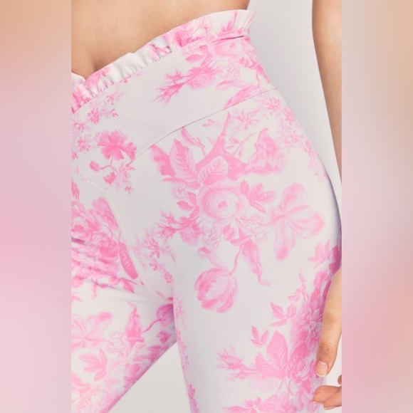 LoveShackFancy x Beach Riot Dana Leggings NWT size M - Picture 6 of 6